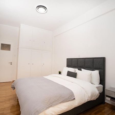City Center Apt. On A Traffic Free Street Atene Esterno foto